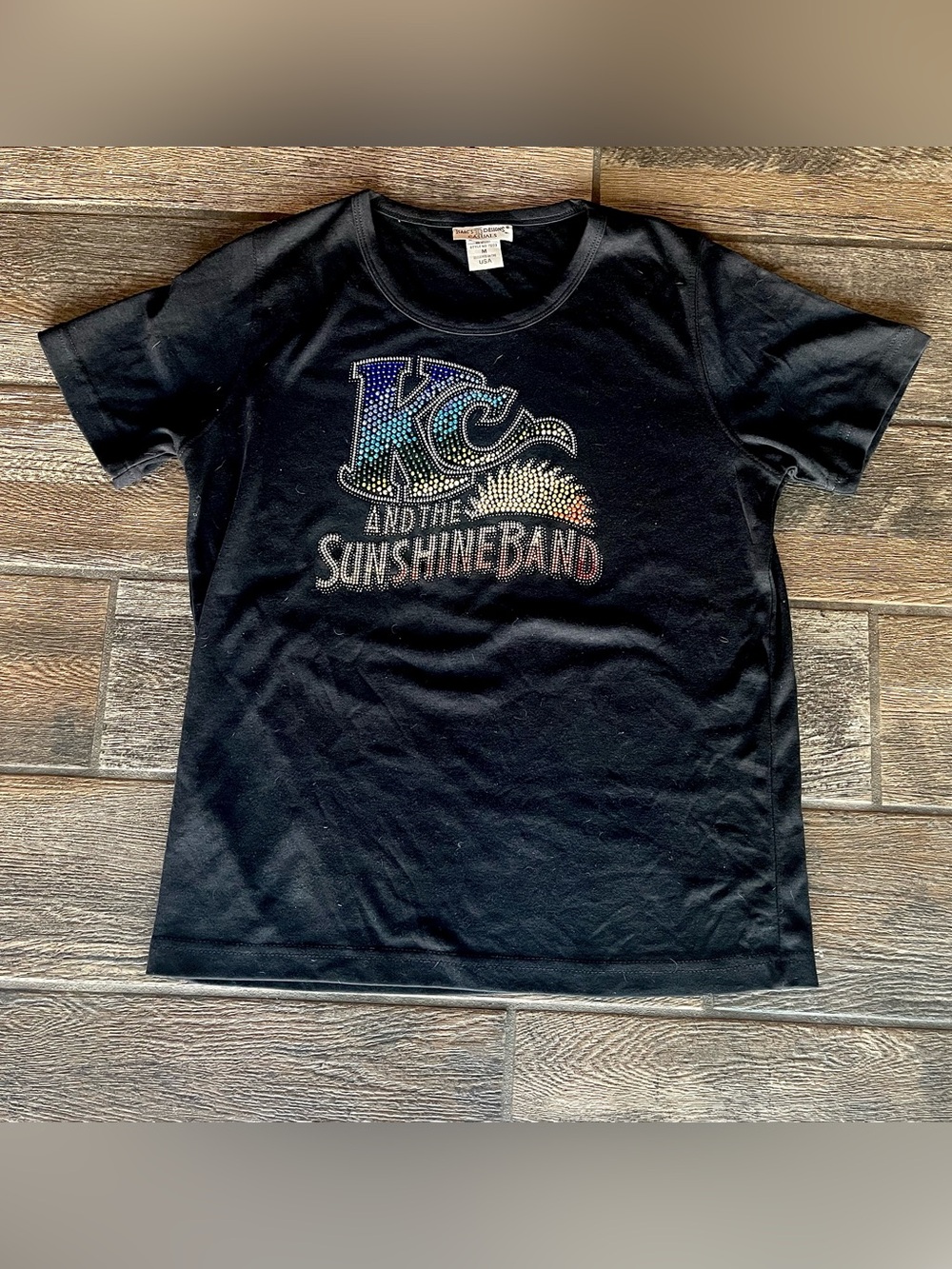 Isaac’s Designs Casuals KC and the Sunshine Band t shirt with rhinestones M